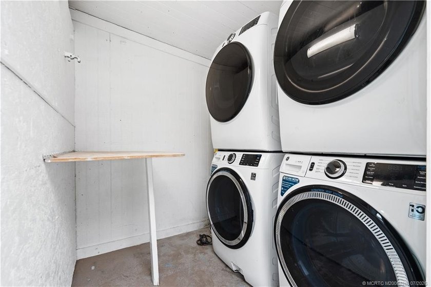 Beautifully updated triplex in one of Stuart's charming *Old - photo 29