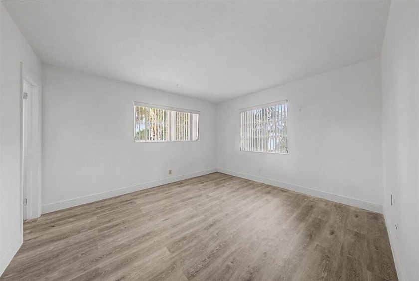 Welcome to an outstanding opportunity to own a true 3-bedroom - photo 30