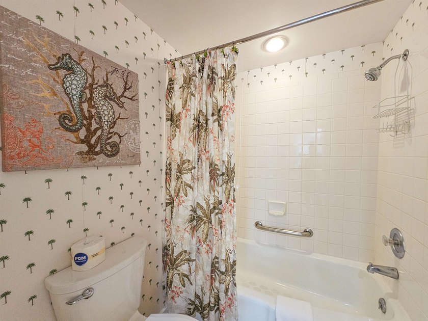 DON'T MISS OUT ON THIS OPPORTUNITY of a ground floor villa with - photo 31