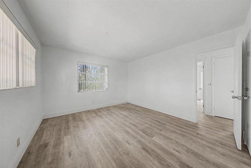 Welcome to an outstanding opportunity to own a true 3-bedroom - photo 31