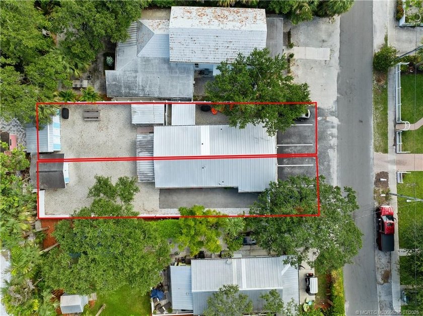 Beautifully updated triplex in one of Stuart's charming *Old - photo 32