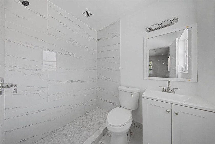 Welcome to an outstanding opportunity to own a true 3-bedroom - photo 34