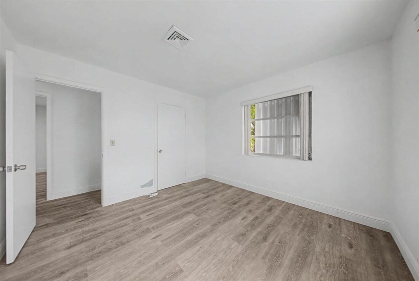 Welcome to an outstanding opportunity to own a true 3-bedroom - photo 37