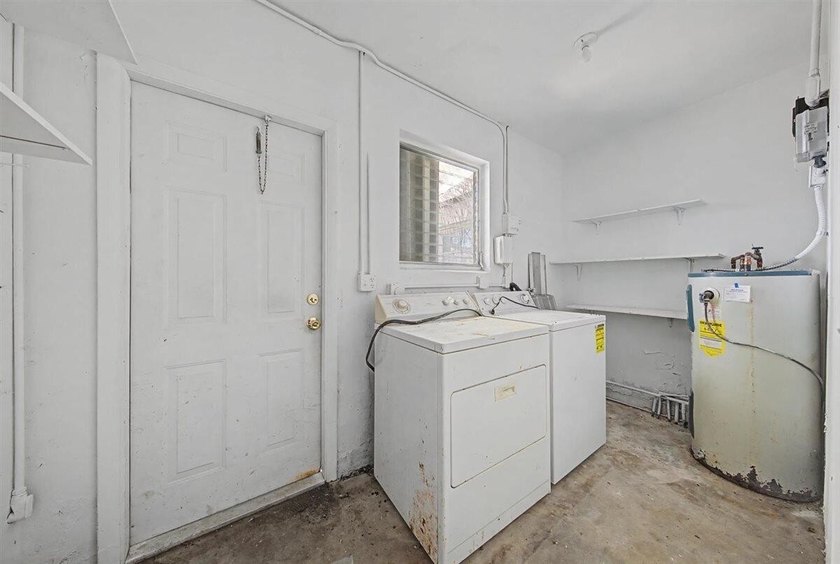 Welcome to an outstanding opportunity to own a true 3-bedroom - photo 40