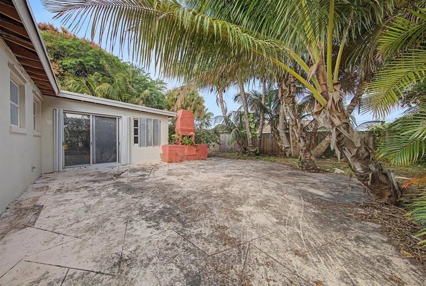 Welcome to an outstanding opportunity to own a true 3-bedroom - photo 47