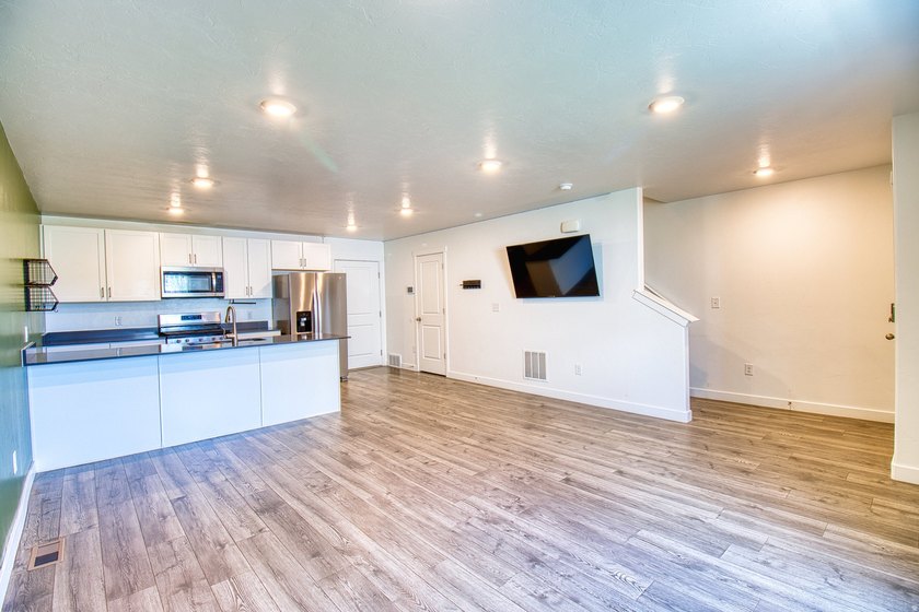Seller is offering a $10,000 concession at closing! NO DOWN - photo 3