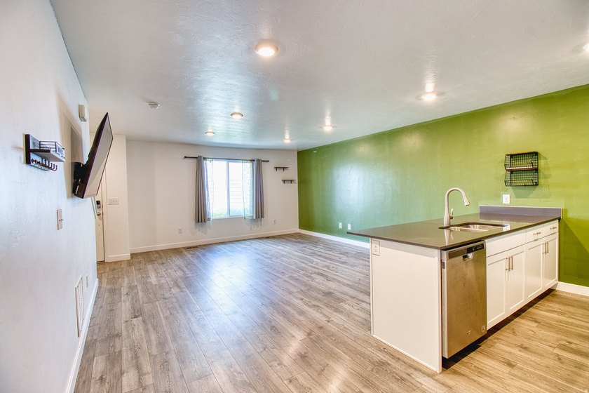Seller is offering a $10,000 concession at closing! NO DOWN - photo 6