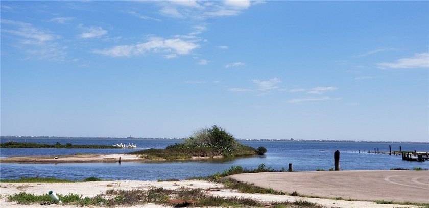 NEW PRICE**Welcome to 4005 Summit Drive - A Waterfront Dream for - photo 5