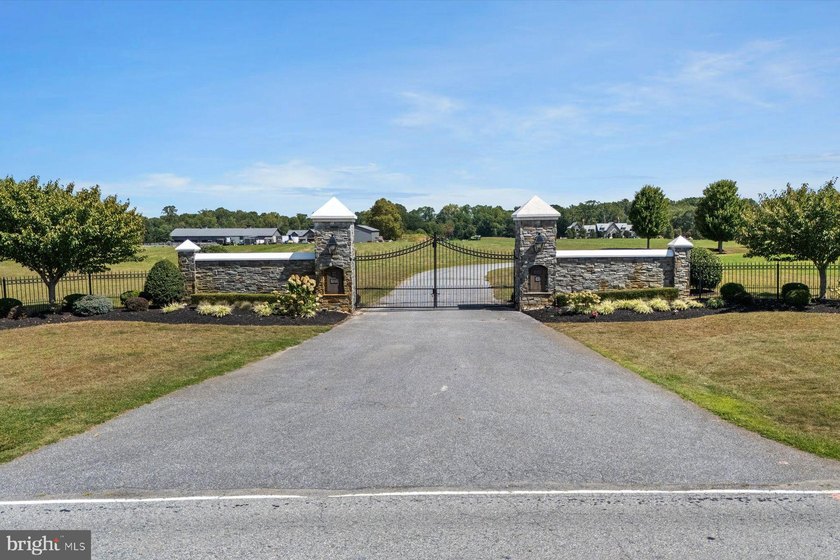 Welcome to a one-of-a-kind equestrian estate that blends privacy - photo 3