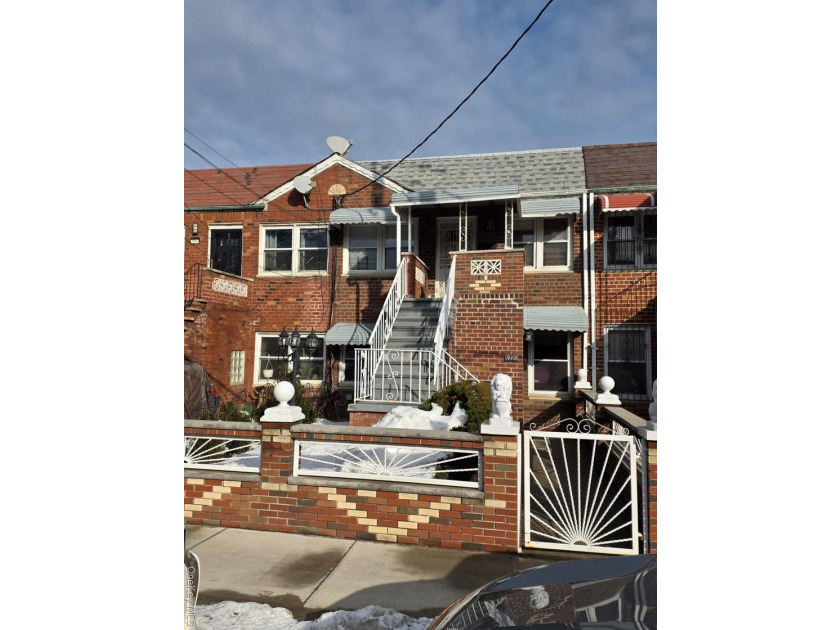 This is a well maintained property a must see .This property is - photo 2