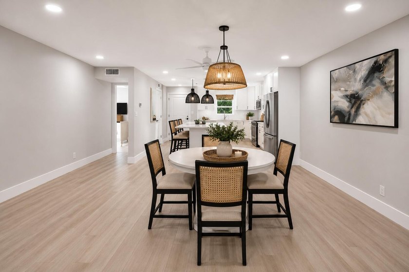 A fully renovated, white-and-bright coastal contemporary retreat - photo 10