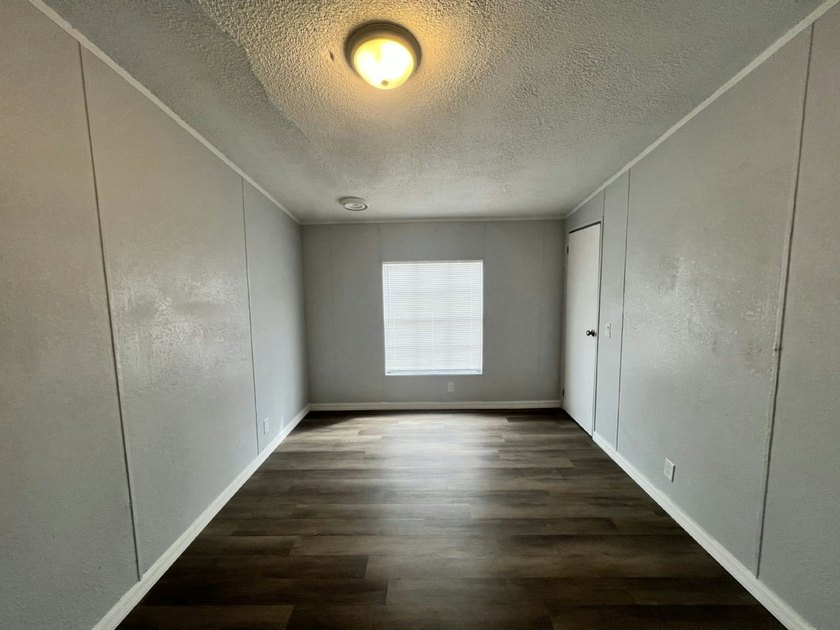 Own your own home in a quiet, well-maintained neighborhood! This - photo 8