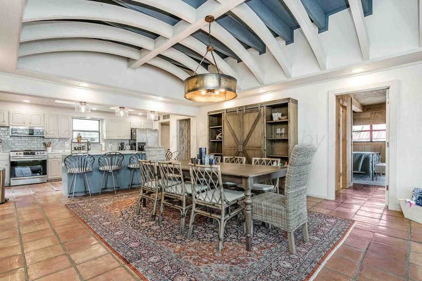Experience the beauty of lakeside living in this stunning - photo 4