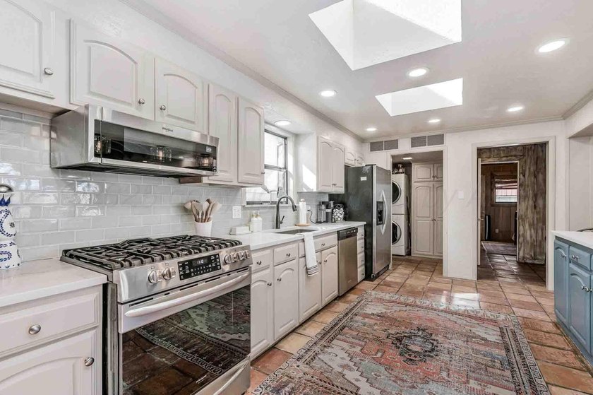 Experience the beauty of lakeside living in this stunning - photo 7