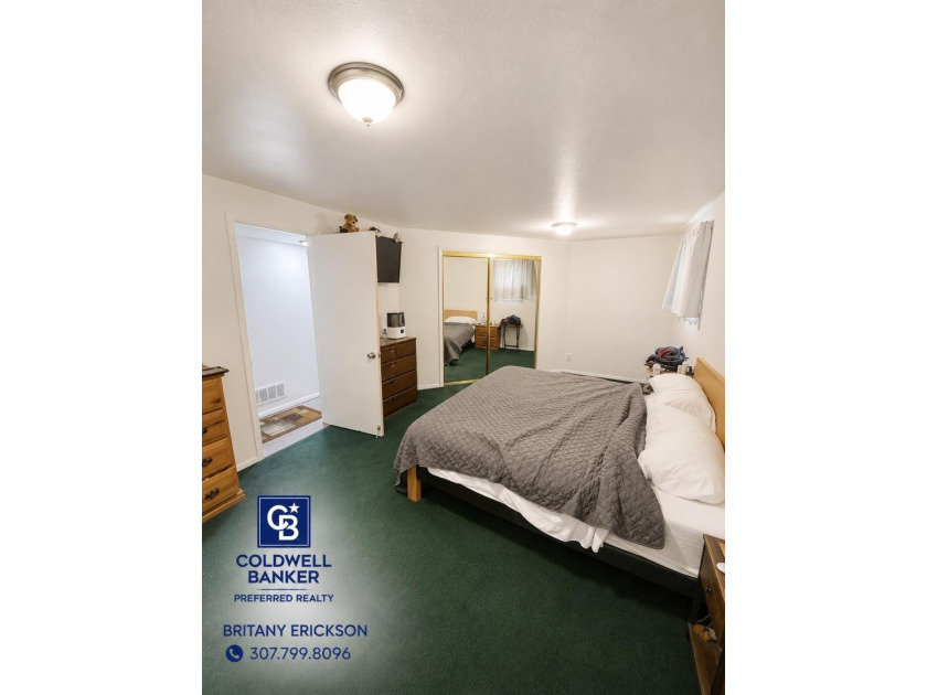 1715 E Teton Boulevard | Green River, Wyoming Welcome home to - photo 5