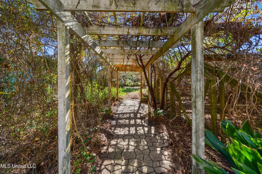 Southern Grace with Bonus Waterfront Lot just minutes from - photo 27