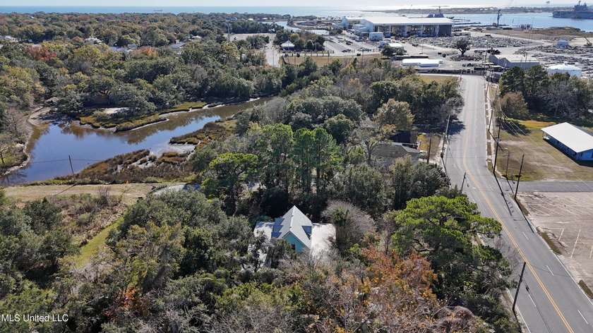 Southern Grace with Bonus Waterfront Lot just minutes from - photo 37