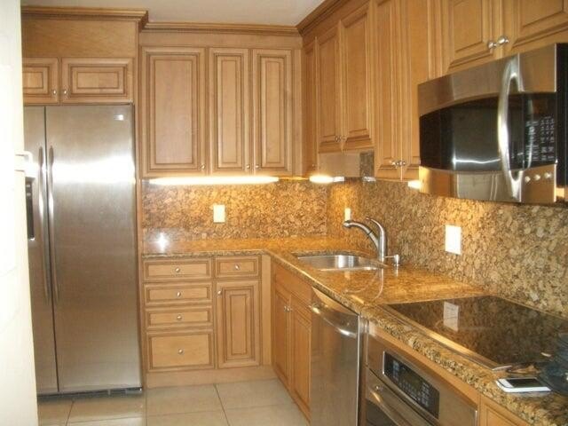 ENJOY SPECTULAR OCEAN AND INLET VIEWS FROM THIS PH1(13TH FLOOR) - photo 5