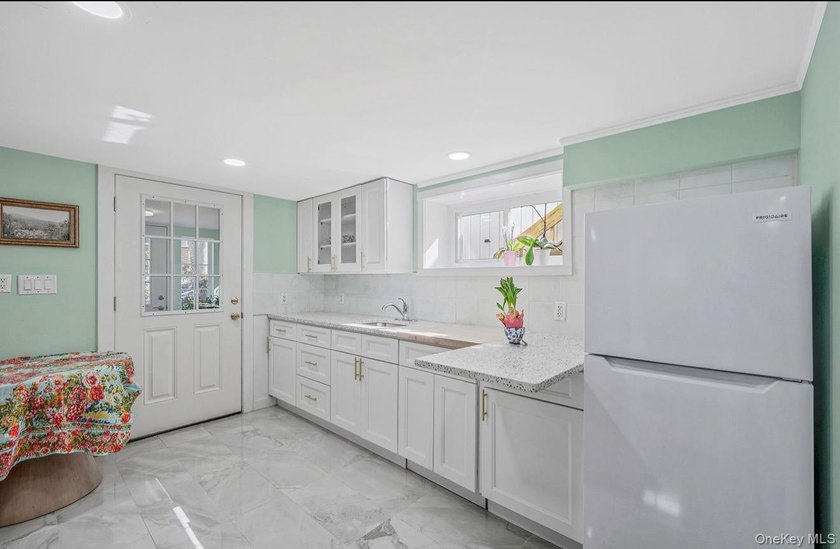 Prime East Atlantic Beach Beautiful House - Updated Open Kitchen - photo 15
