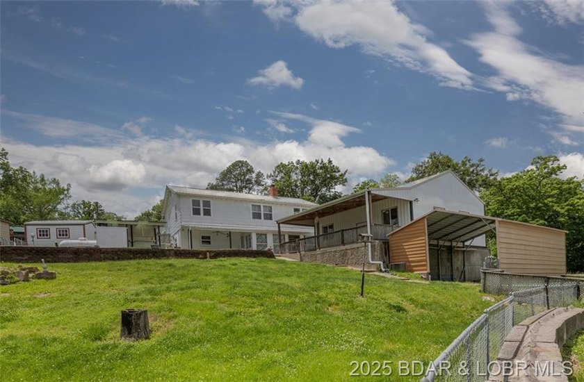 4-bed, 2-bath waterfront home in the Turkey Creek arm of Lake of - photo 10