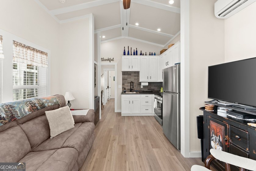 MAKE OFFER! Seller is ready to travel. Don't miss this - photo 9