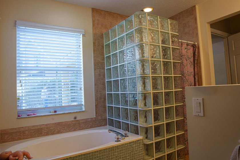 Welcome to 8058 Via Hacienda, a beautifully maintained home - photo 11