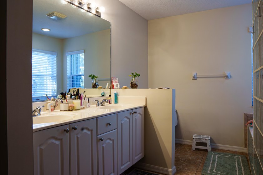 Welcome to 8058 Via Hacienda, a beautifully maintained home - photo 12