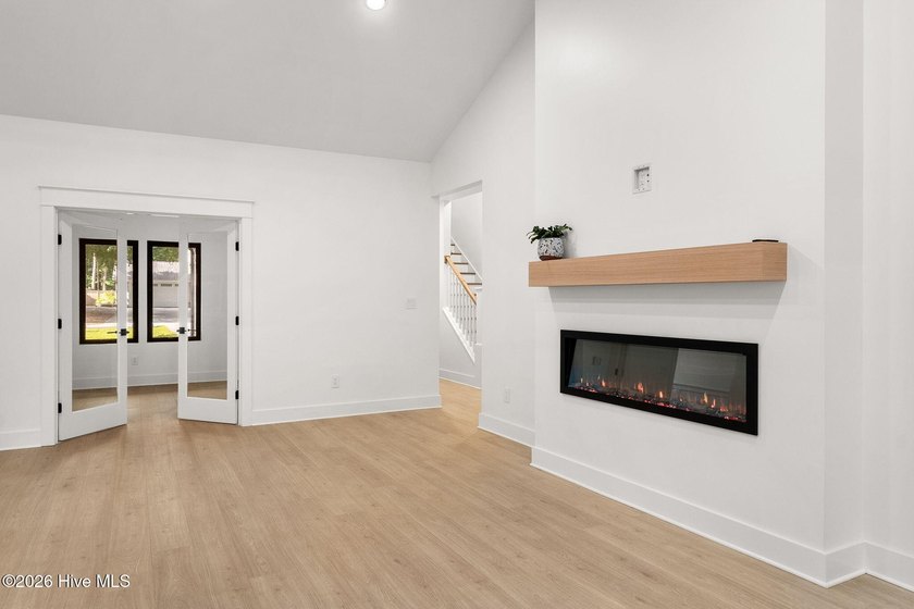 CURATED. COASTAL. LUXURY. Brand new and beautifully designed - photo 17