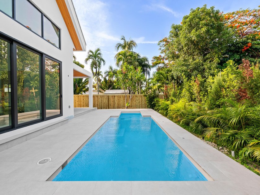NEW CONSTRUCTION IN E. FORT LAUDERDALE, NEARING COMPLETION...! - photo 17
