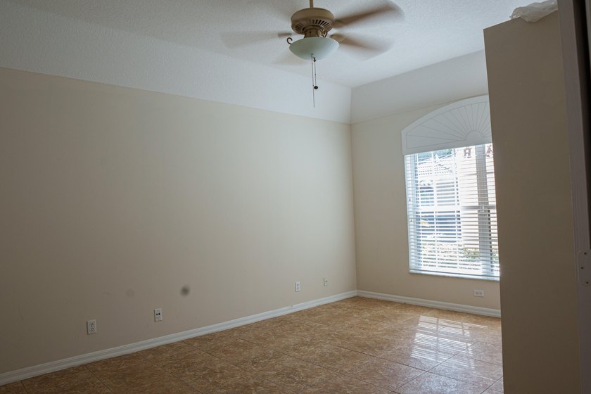 Welcome to 8058 Via Hacienda, a beautifully maintained home - photo 21