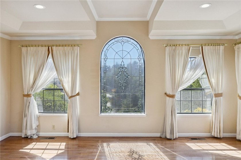 A rare opportunity in prestigious Los Altos Hills, 27220 - photo 3