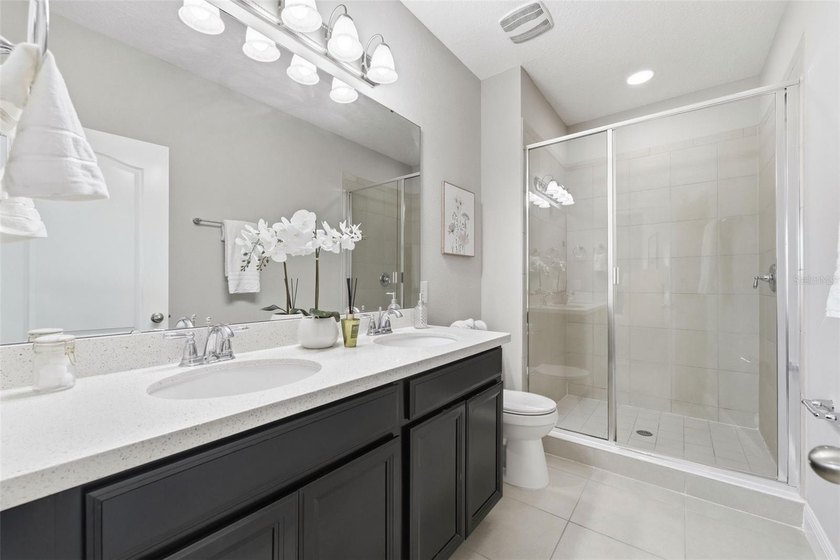 Under contract-accepting backup offers. Welcome to this - photo 24
