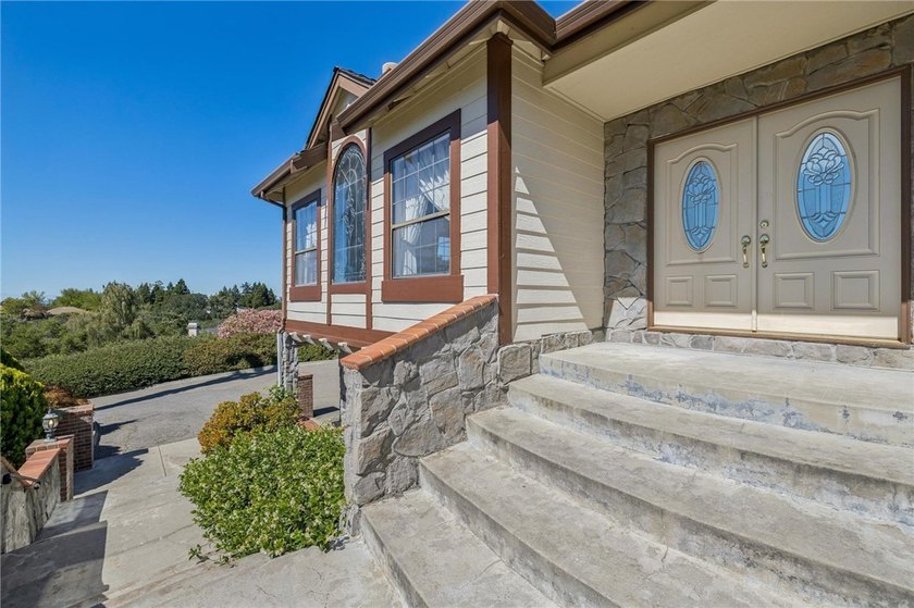 A rare opportunity in prestigious Los Altos Hills, 27220 - photo 4