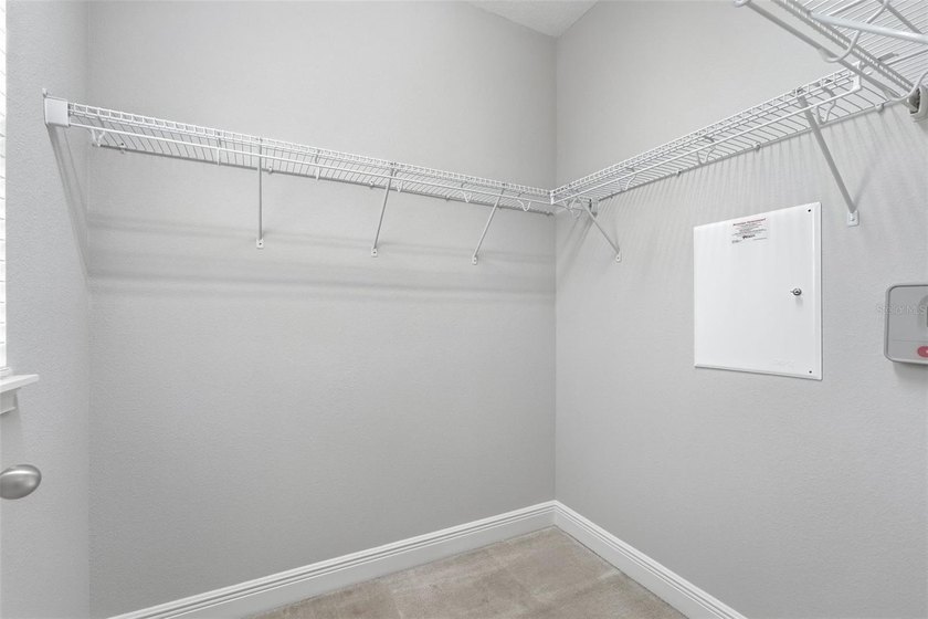 Under contract-accepting backup offers. Welcome to this - photo 25