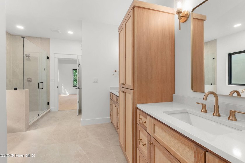 CURATED. COASTAL. LUXURY. Brand new and beautifully designed - photo 28