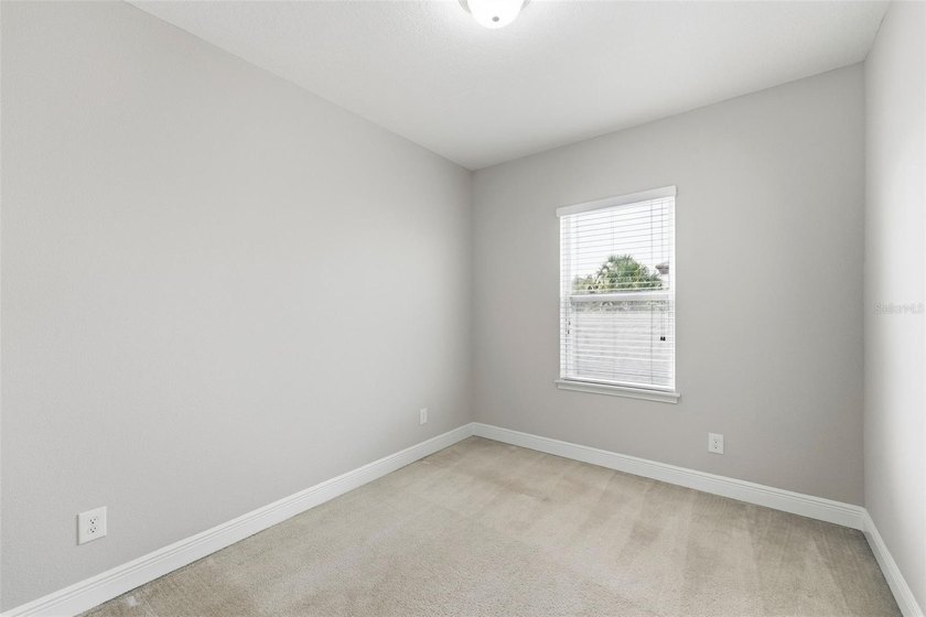 Under contract-accepting backup offers. Welcome to this - photo 29