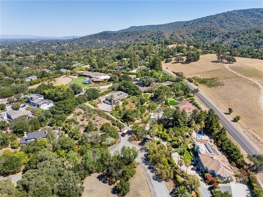 A rare opportunity in prestigious Los Altos Hills, 27220 - photo 10
