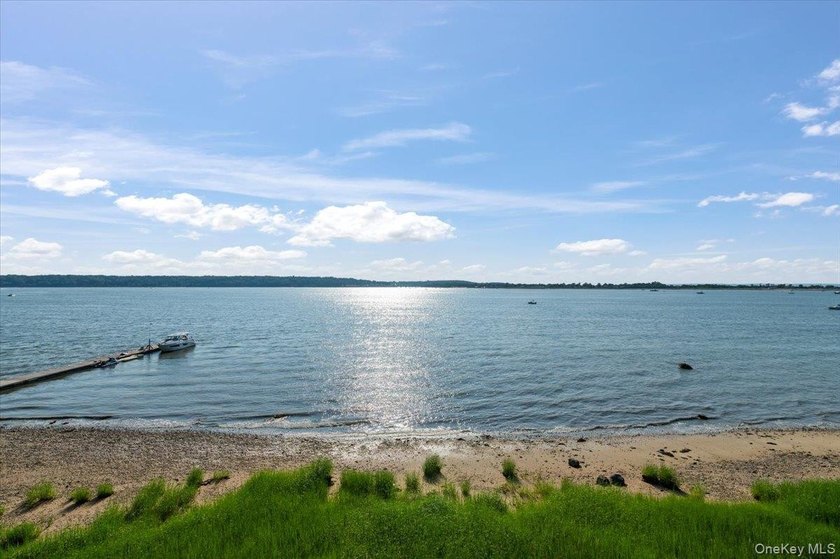 Immerse yourself in this stunning waterfront villa on Centre - photo 31