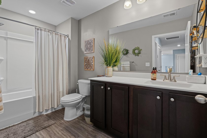 Welcome to this beautifully designed home with stunning - photo 42