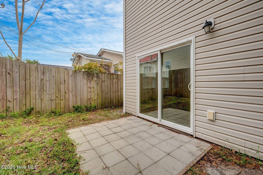 This like-new two-story home offers 3 bedrooms and 2.5 bathrooms - photo 9