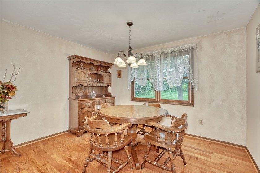 EXCEPTIONAL!!! LOVINGLY CARED FOR by PROUD OWNERS of 39 YEARS! - photo 13