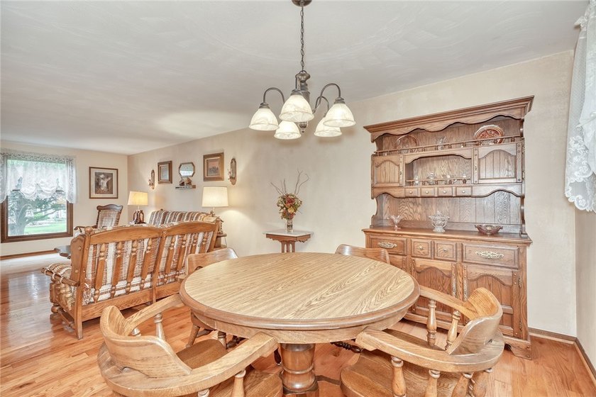 EXCEPTIONAL!!! LOVINGLY CARED FOR by PROUD OWNERS of 39 YEARS! - photo 14