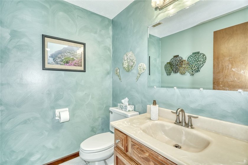 EXCEPTIONAL!!! LOVINGLY CARED FOR by PROUD OWNERS of 39 YEARS! - photo 28