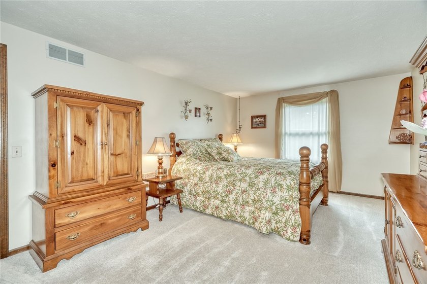 EXCEPTIONAL!!! LOVINGLY CARED FOR by PROUD OWNERS of 39 YEARS! - photo 29