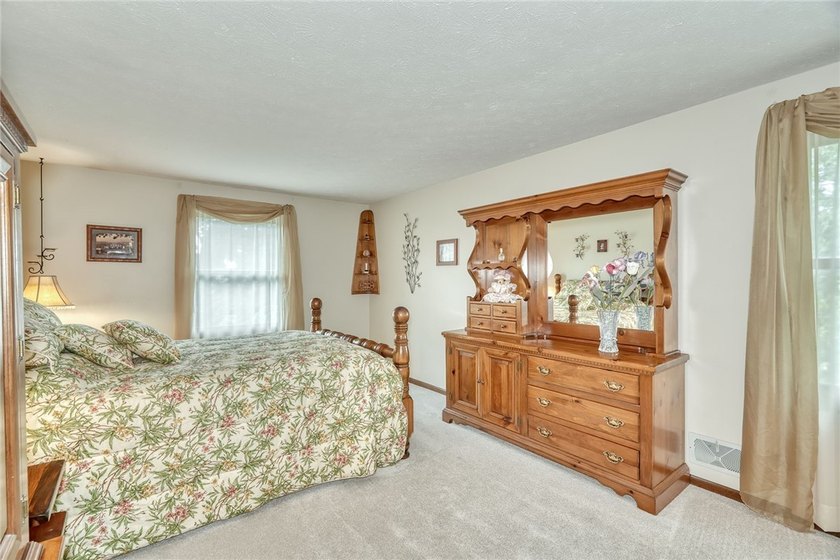 EXCEPTIONAL!!! LOVINGLY CARED FOR by PROUD OWNERS of 39 YEARS! - photo 30