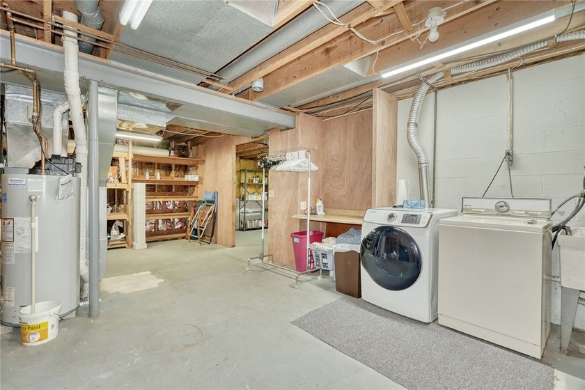 EXCEPTIONAL!!! LOVINGLY CARED FOR by PROUD OWNERS of 39 YEARS! - photo 43