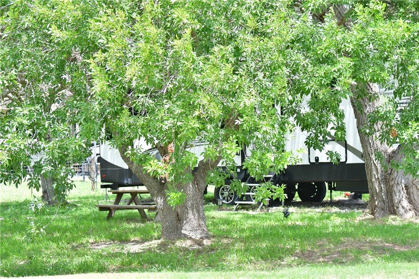 Conveniently located in Rockport, Texas minutes away from Little - photo 3