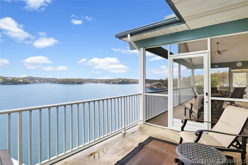 This top floor, 3 bedroom, 3 bath, a furnished condo is only one - photo 28