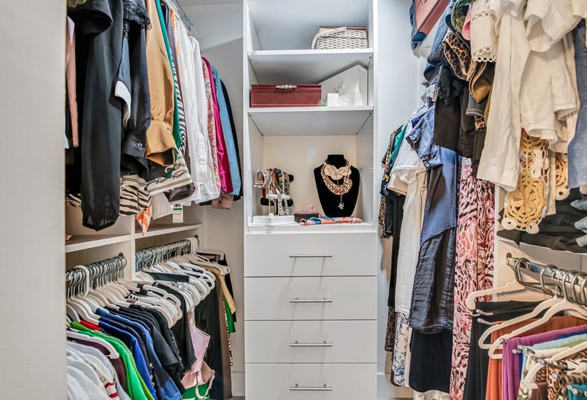 Prepare to be impressed! No detail overlooked, This spectacular - photo 25