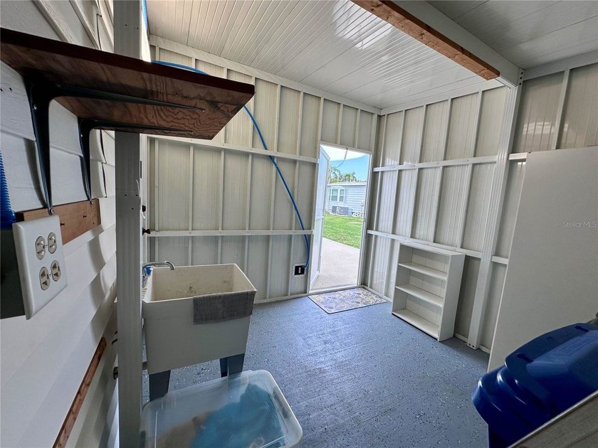 Virtually Staged. Located in a quiet and favorable area within - photo 30